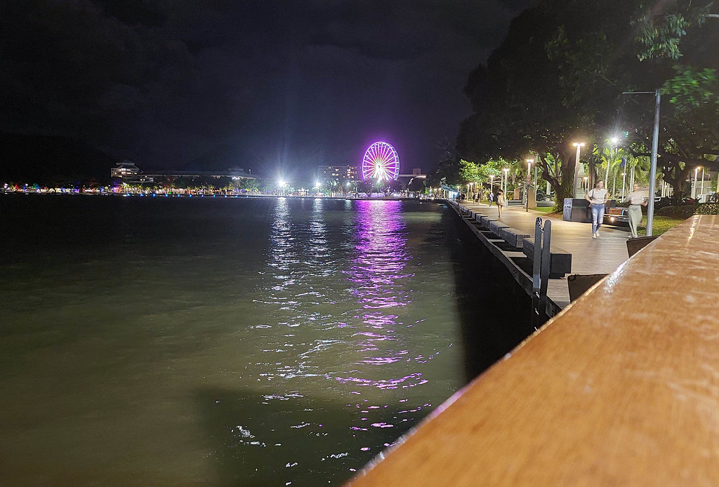 Cairns Esplanade & Lagoon