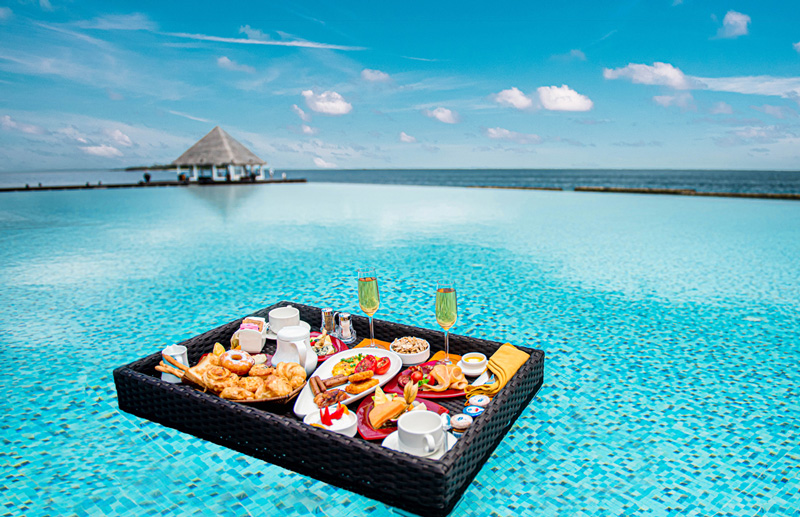 Floating breakfast in Maldive Pool