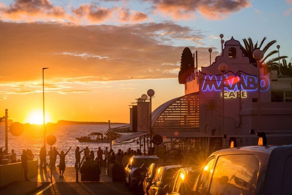 Mar–Mambo Strip photo